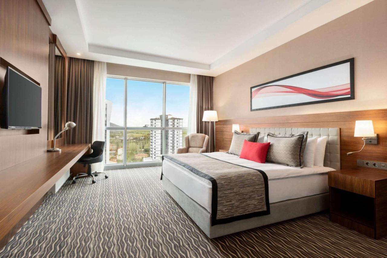 Ramada By Wyndham Nigde Hotell Eksteriør bilde