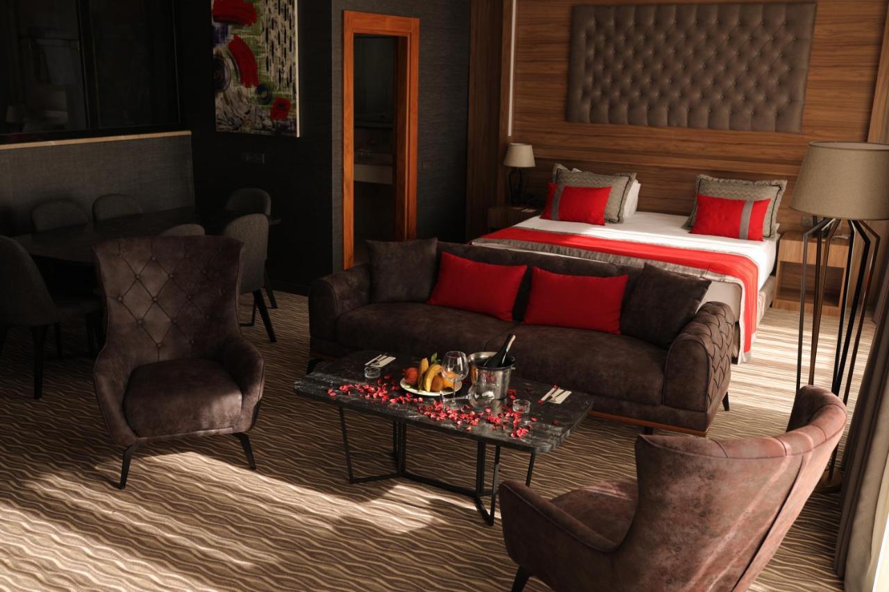 Ramada By Wyndham Nigde Hotell Eksteriør bilde