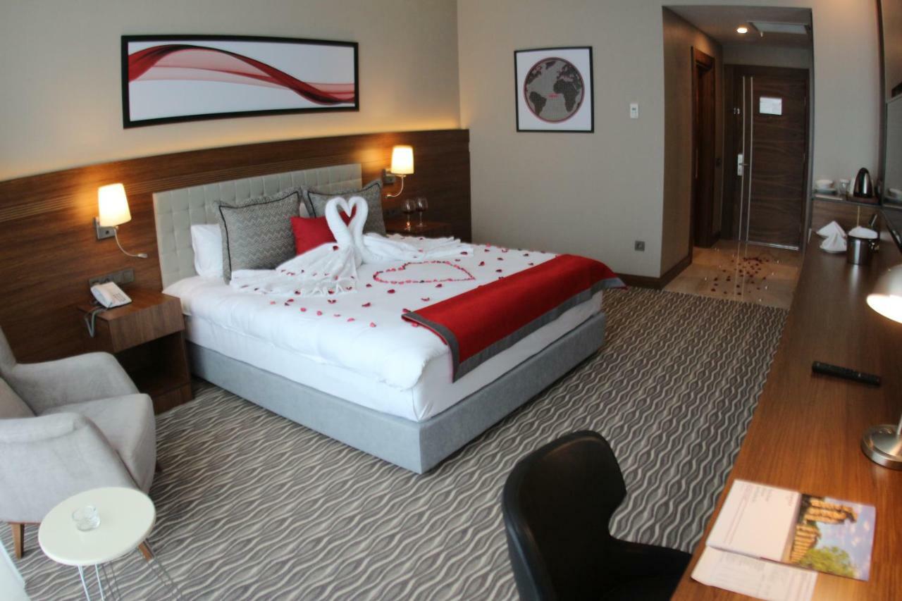 Ramada By Wyndham Nigde Hotell Eksteriør bilde