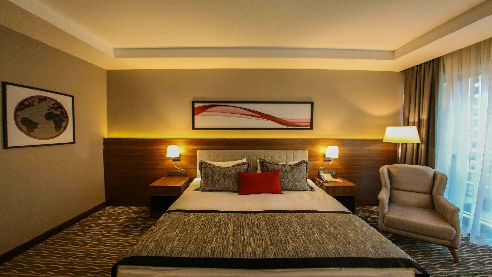 Ramada By Wyndham Nigde Hotell Eksteriør bilde
