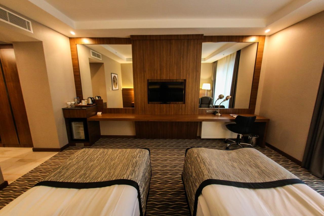 Ramada By Wyndham Nigde Hotell Eksteriør bilde